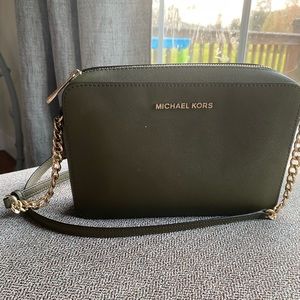 Michel Kors crossbody